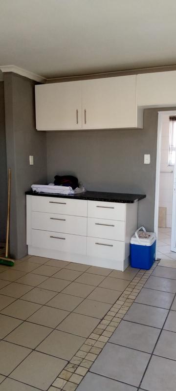 To Let 2 Bedroom Property for Rent in New Woodlands Western Cape